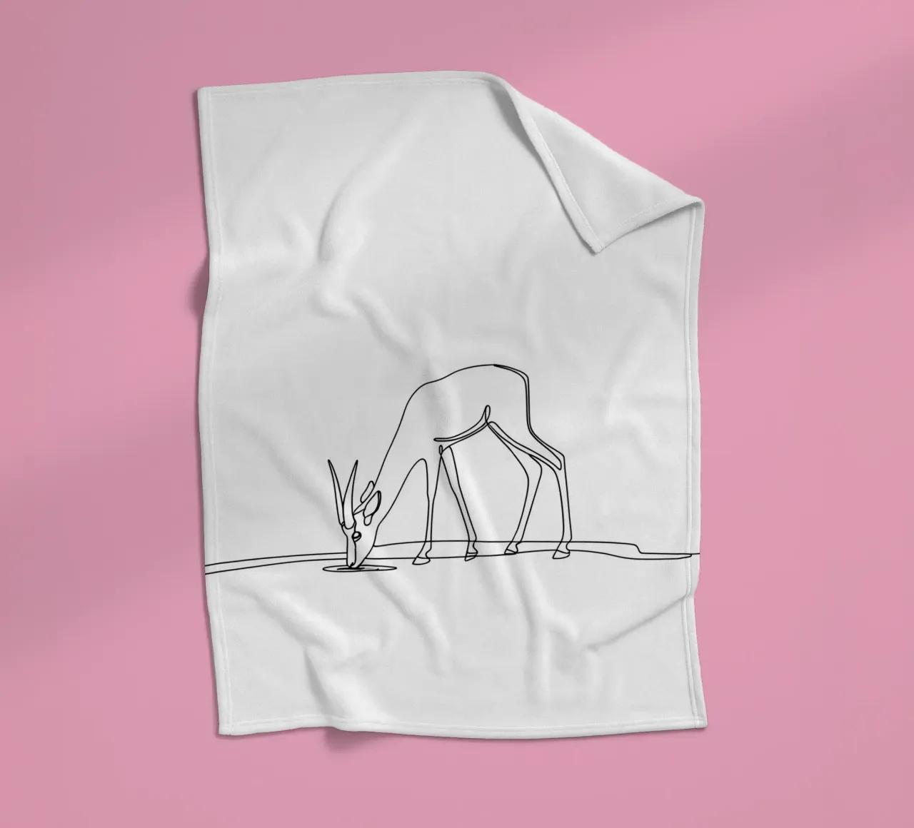 Antelope che beve acqua Disegno lineare minimalista coperta in pile da Viv Line Art
