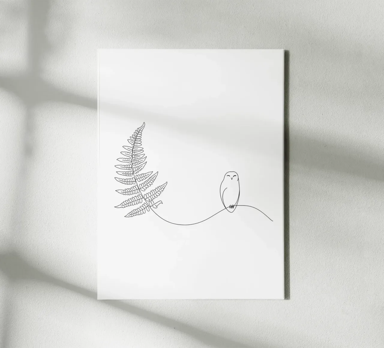 Eule auf dem Farnzweig Minimalistisch Leinwand mit Schattenfugenrahmen von Viv Line Art