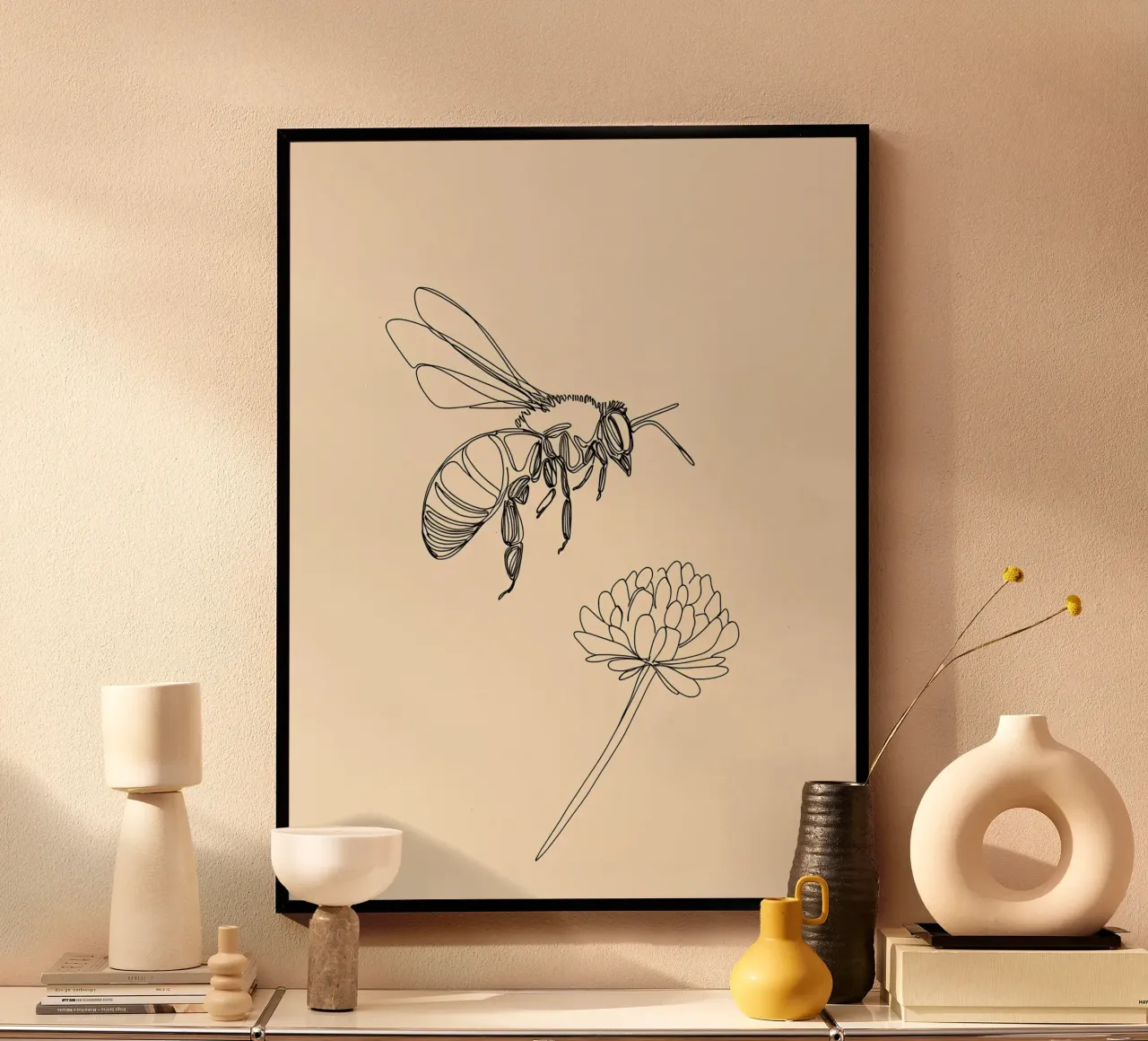 Disegno lineare minimalista di api e fiori poster con telaio in alluminio da Viv Line Art
