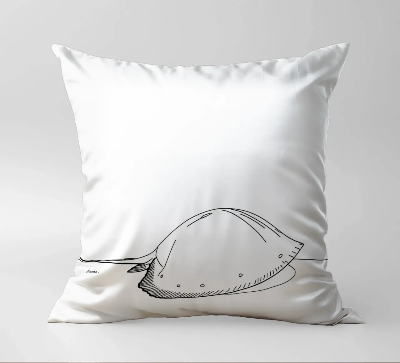 Arte lineare minimalista di una creatura marina cuscino da Viv Line Art