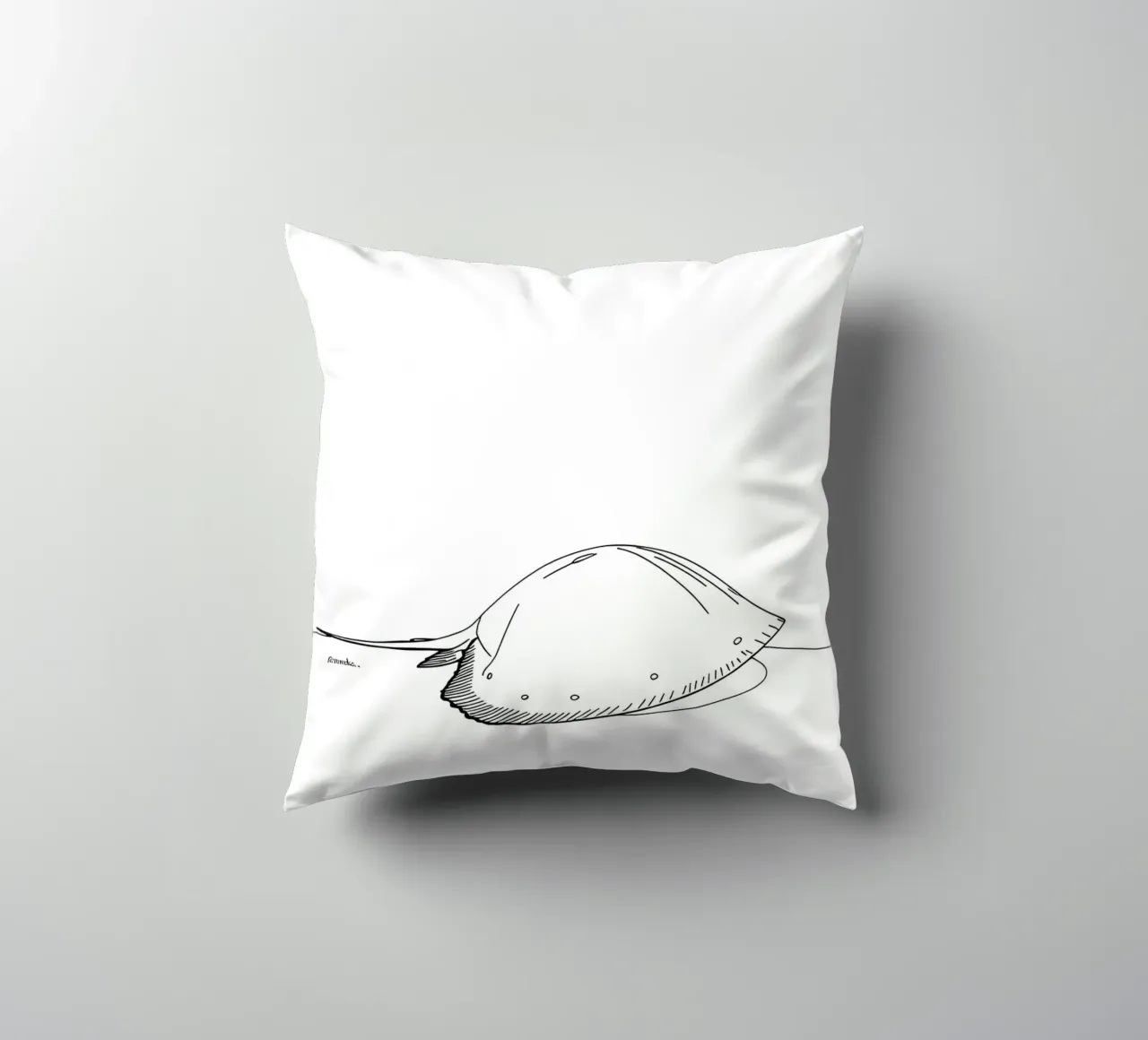 Arte lineare minimalista di una creatura marina cuscino da Viv Line Art