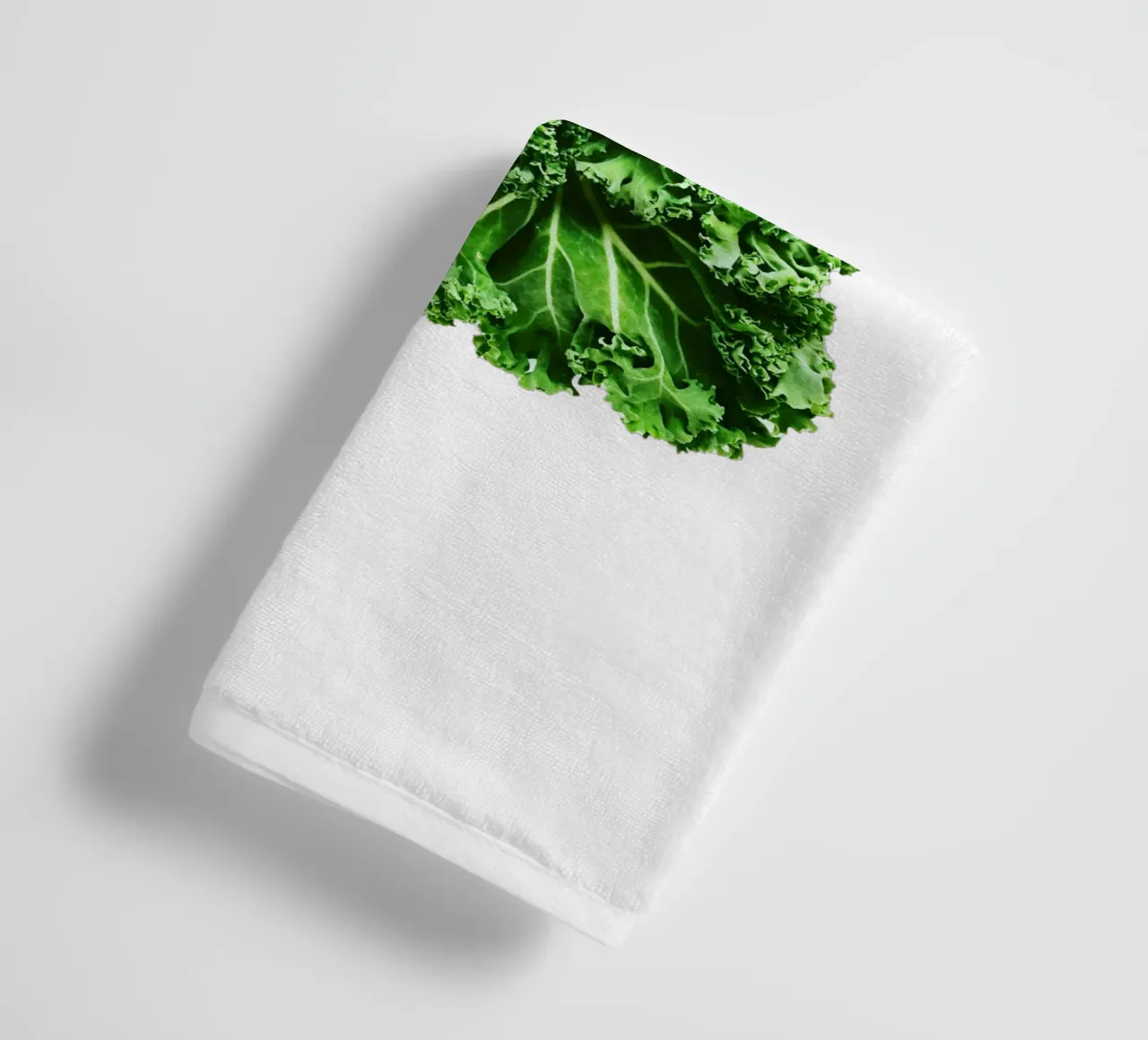 Kale in Repose asciugamano da bagno da Gretchen Roehrs