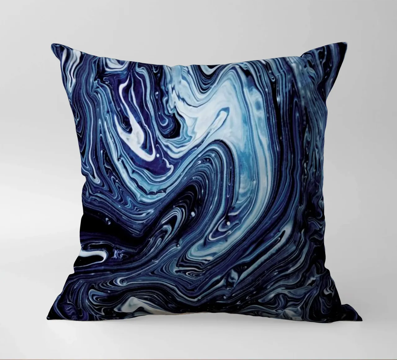 Gravity 3 Kissen von Galaxy Eyes