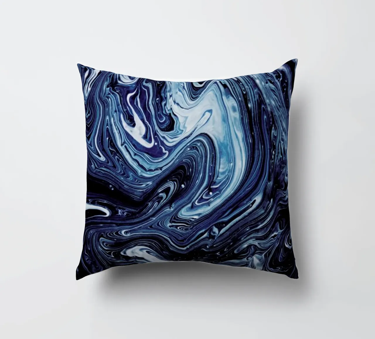 Gravity 3 Kissen von Galaxy Eyes