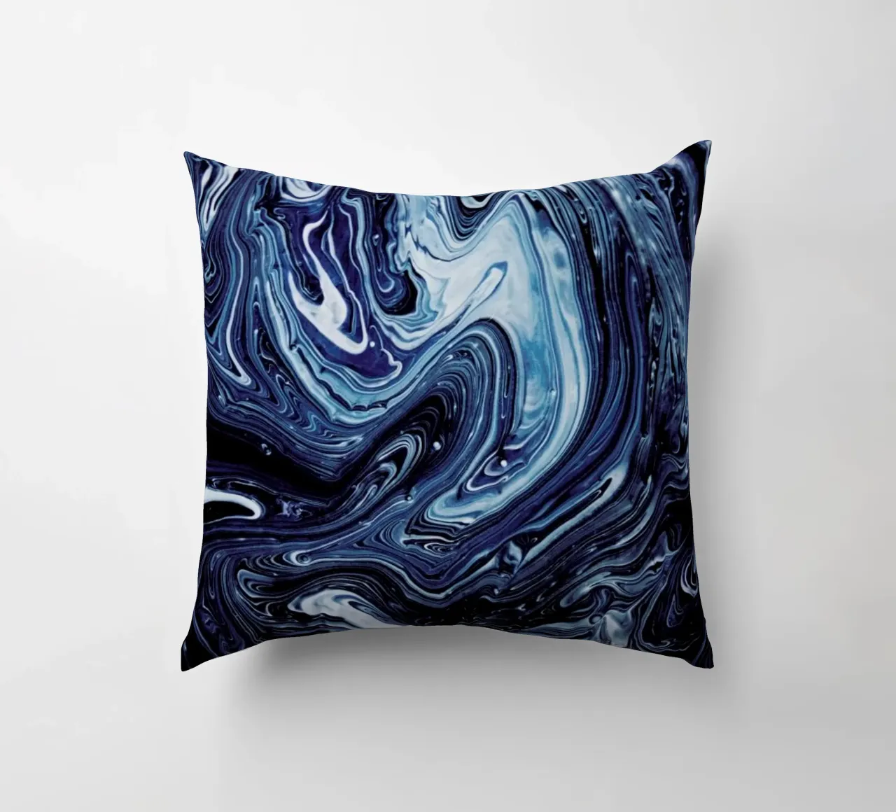 Gravity 3 Kissen von Galaxy Eyes