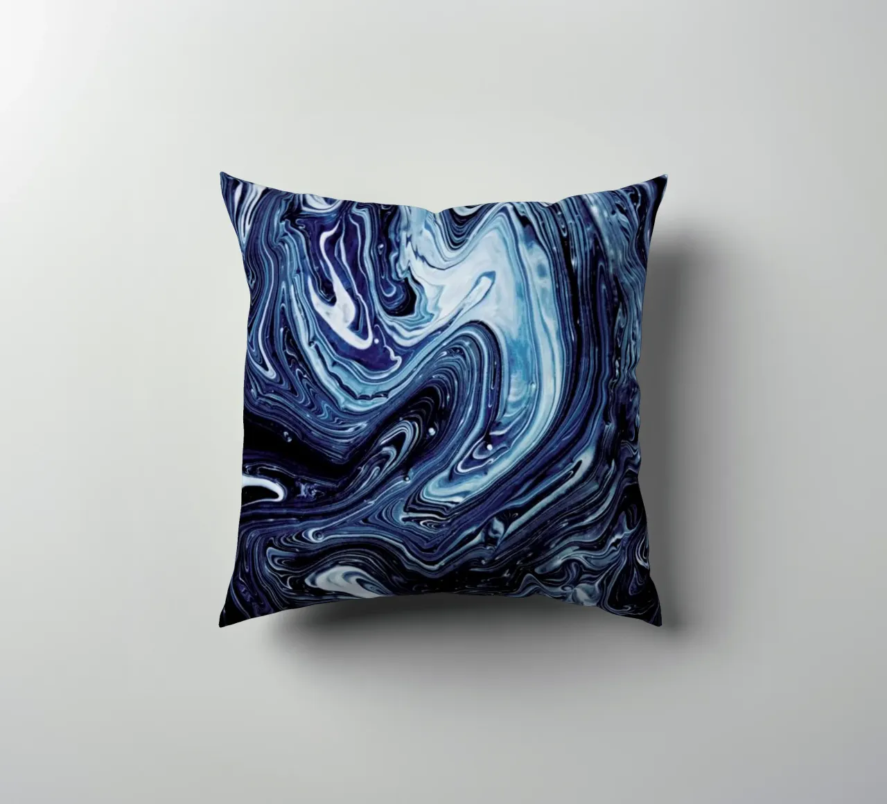 Gravity 3 Kissen von Galaxy Eyes