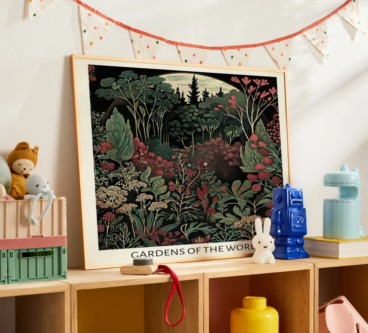 Giardini del mondo, Vintage Art Nouveau, Rosso botanico poster con telaio in legno da Peaches Art Prints