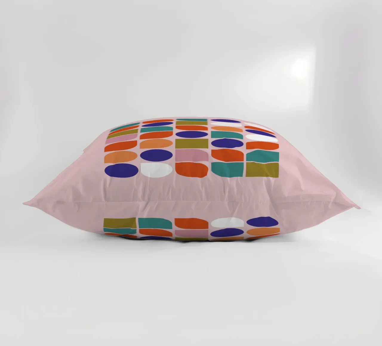 Retro Geometric Shapes Colorful Abstract Art Print kussen van showmemars