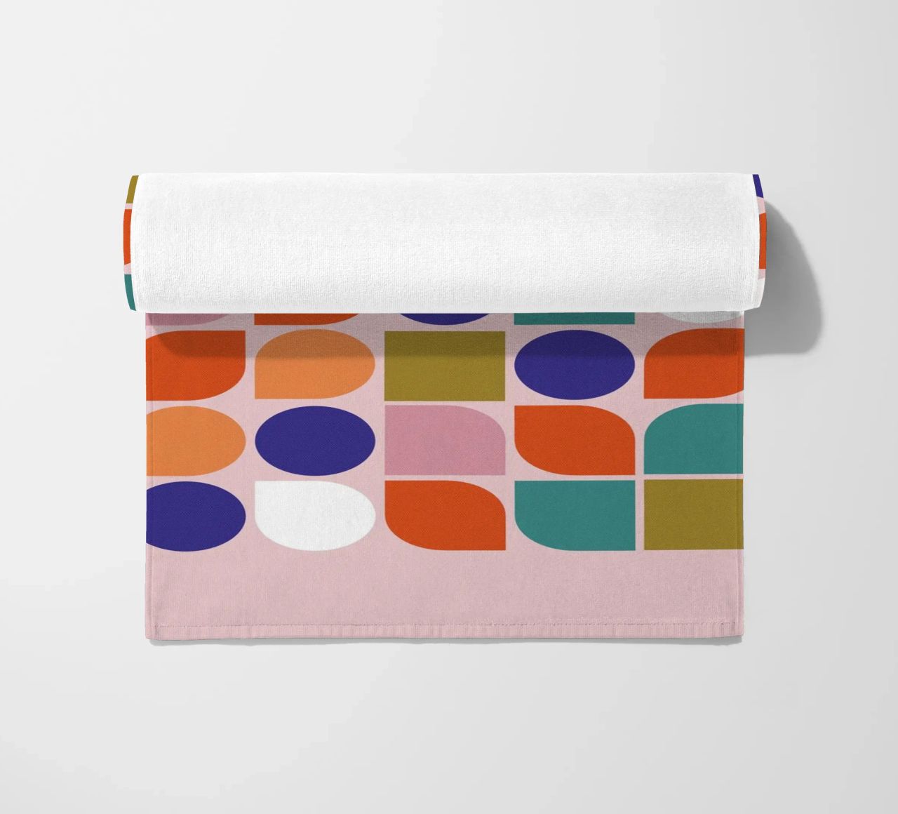 Retro Geometric Shapes Colorful Abstract Art Print telo mare da showmemars