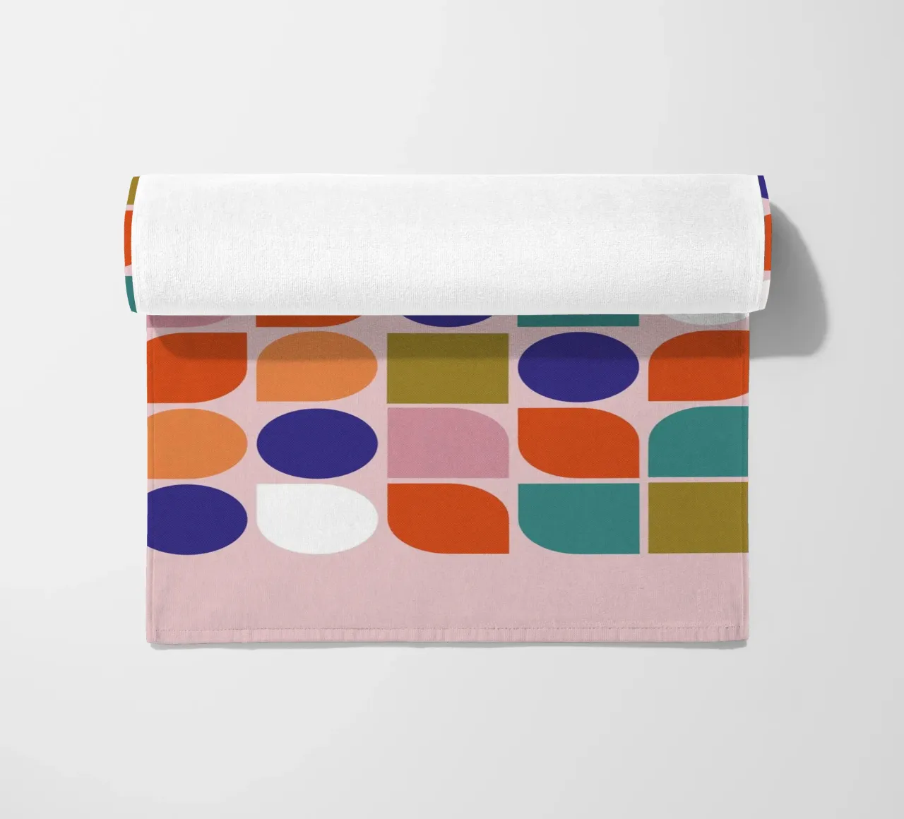 Retro Geometric Shapes Colorful Abstract Art Print telo mare da showmemars