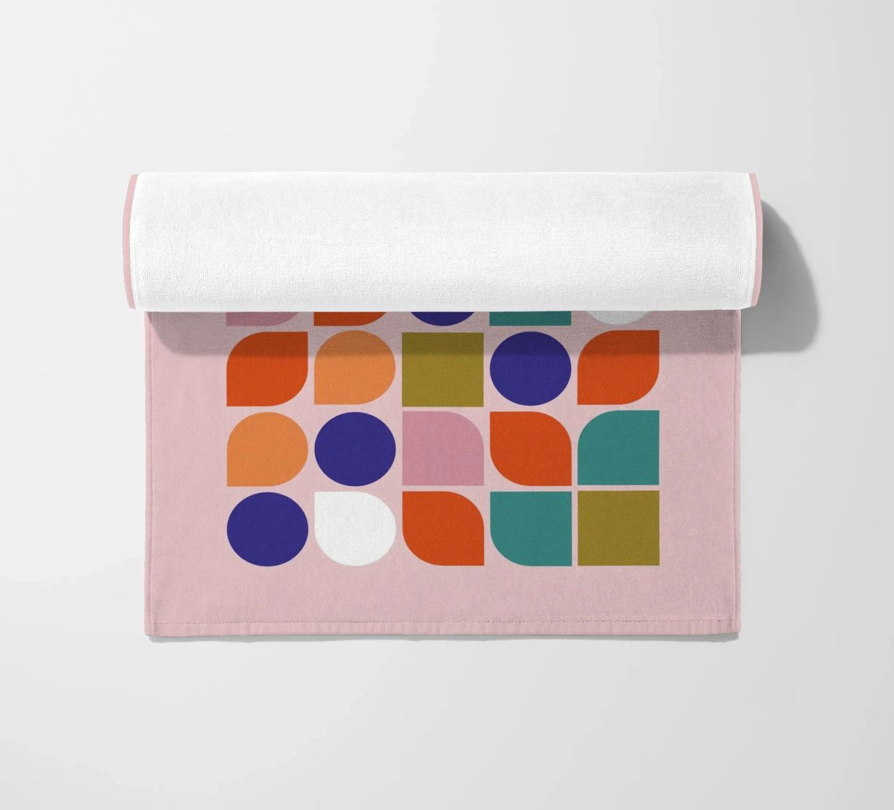 Retro Geometric Shapes Colorful Abstract Art Print telo mare da showmemars