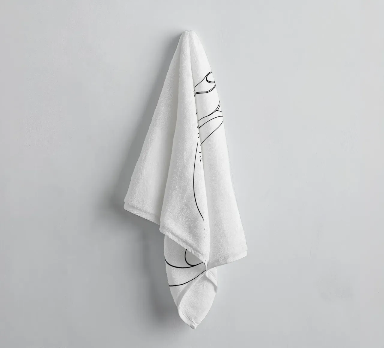 Chameleon Minimalist Line Art towel by Viv Line Art