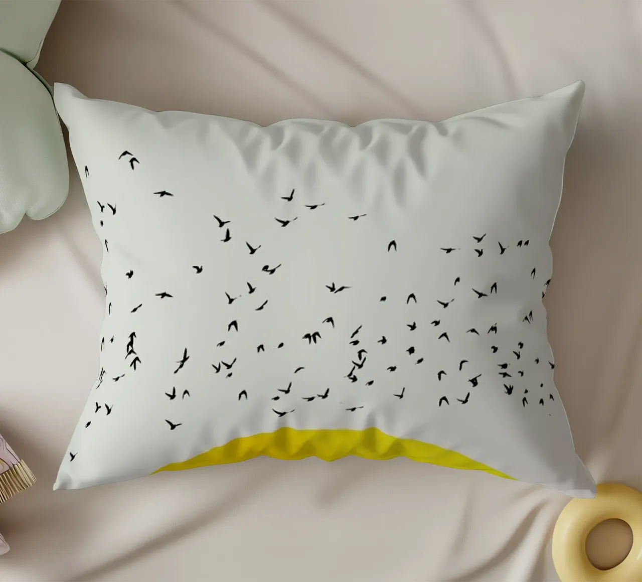 A Thousand Birds Kissen von Kubistika