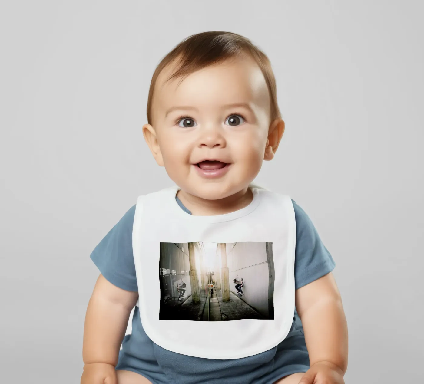 Off the Streets Babylätzchen von Philipp Reinhard