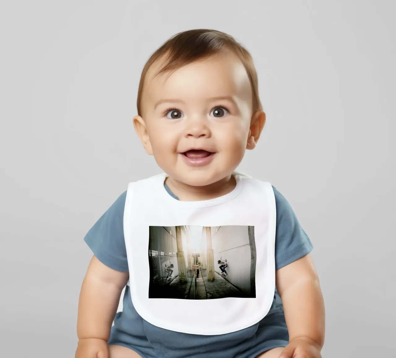 Off the Streets bavaglino da Philipp Reinhard