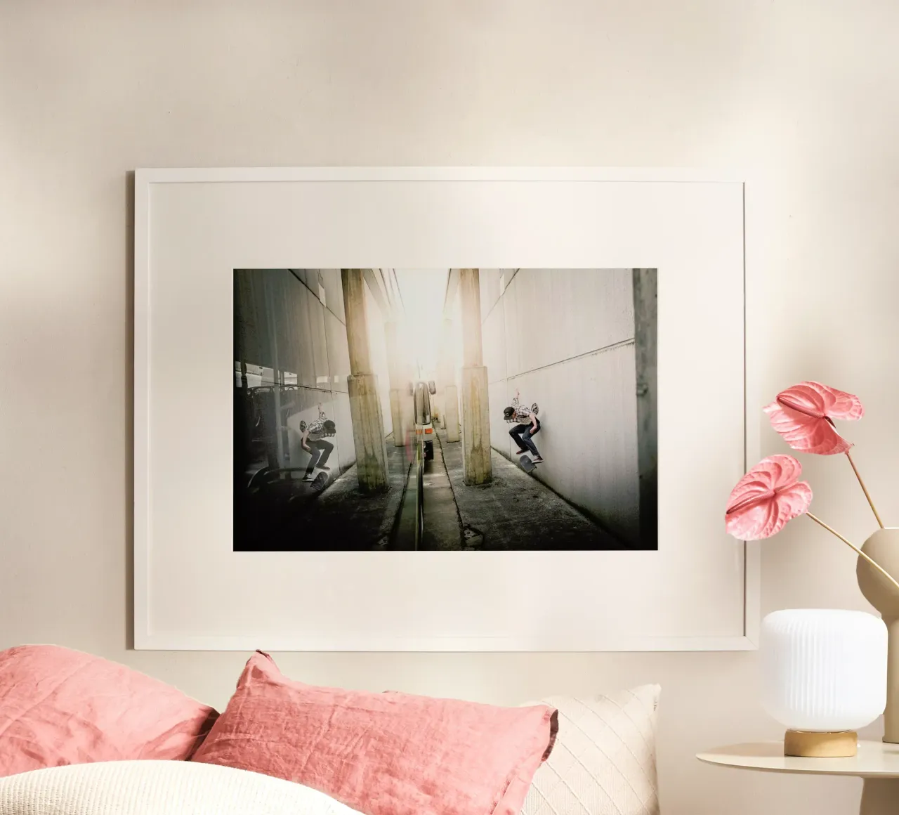 Off the Streets poster con telaio in alluminio da Philipp Reinhard