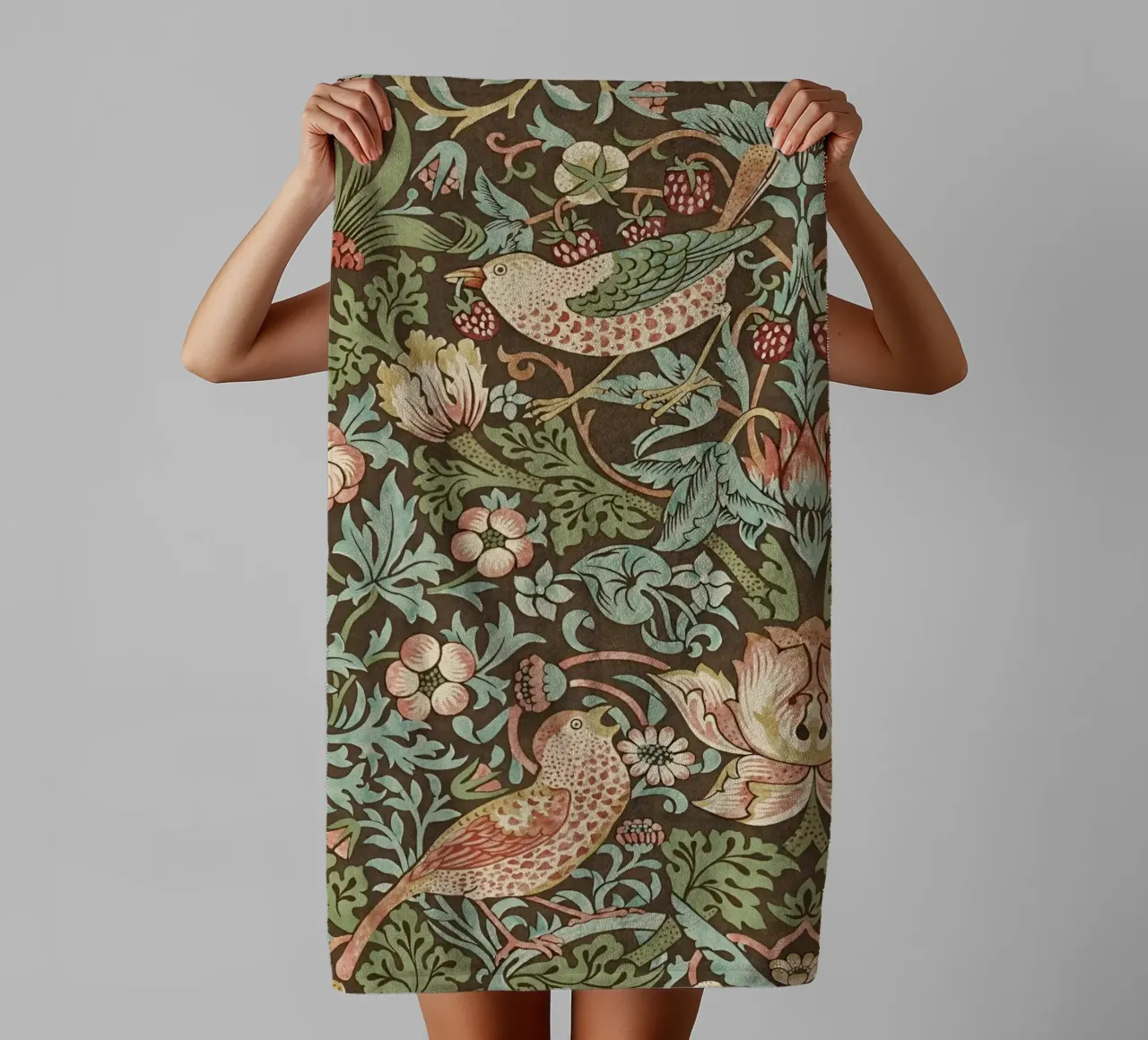 William Morris ladro di fragole asciugamano da bagno da William Store