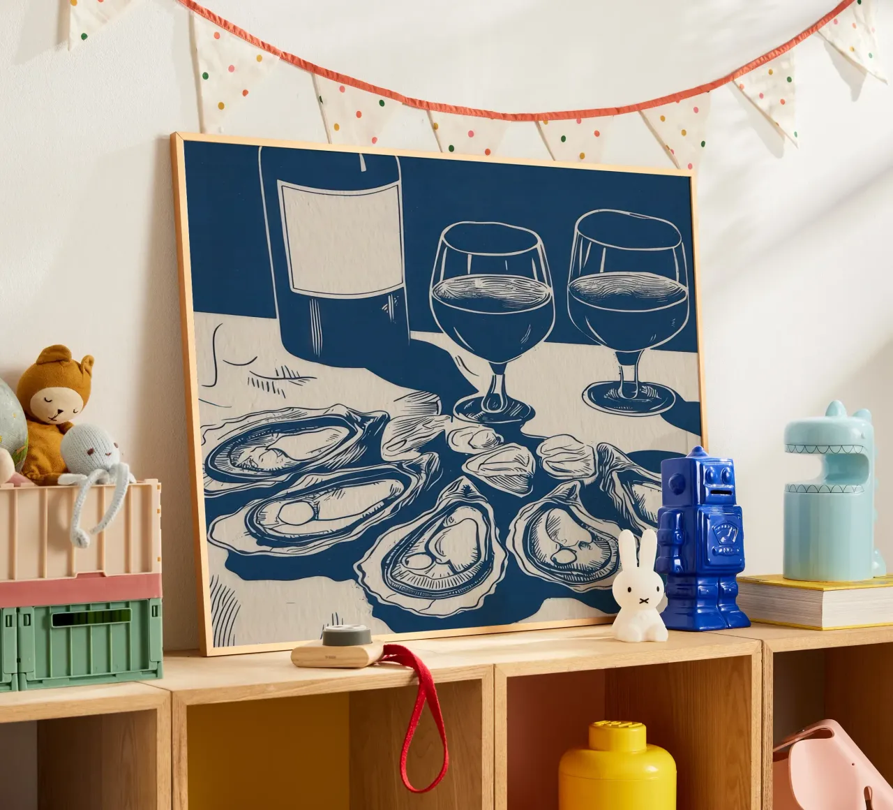Ostriche e vino, cibo Neutro Blu Bianco poster con telaio in legno da Peaches Art Prints