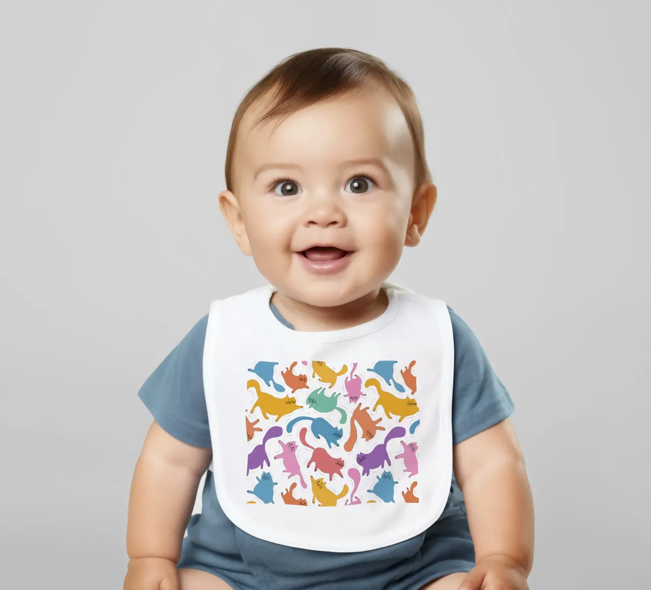 Rainbow Cats Playful Colorful Pattern for Cat Lovers bavaglino da showmemars