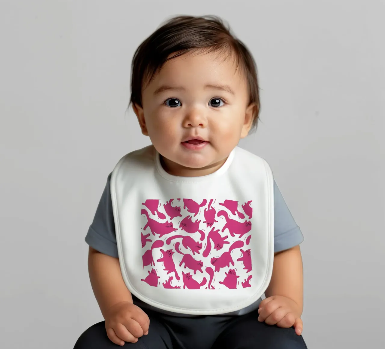 Hot Pink Cats Playful Fun Pattern for Cat Lovers bavaglino da showmemars