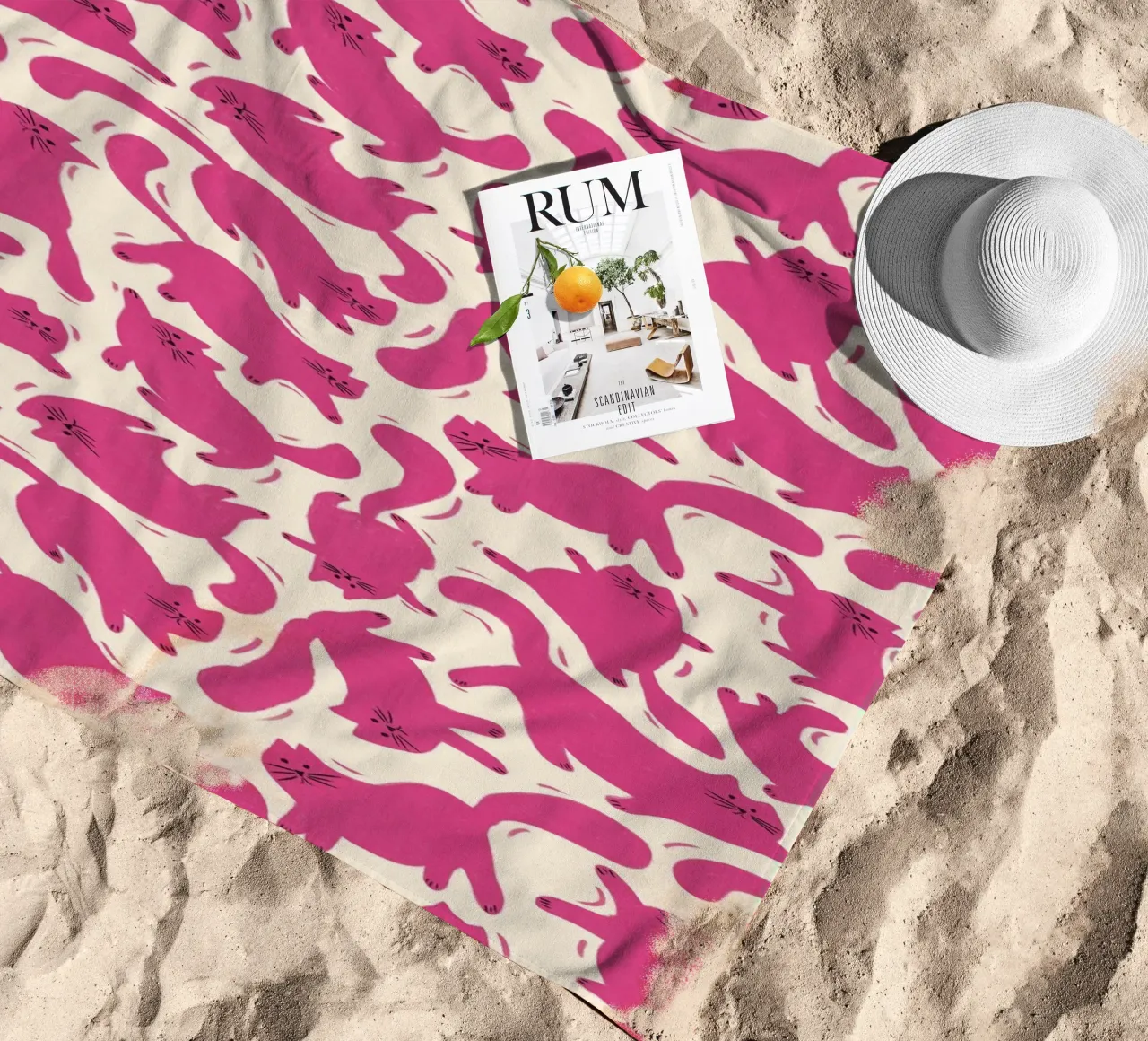 Hot Pink Cats Playful Fun Pattern for Cat Lovers telo mare da showmemars