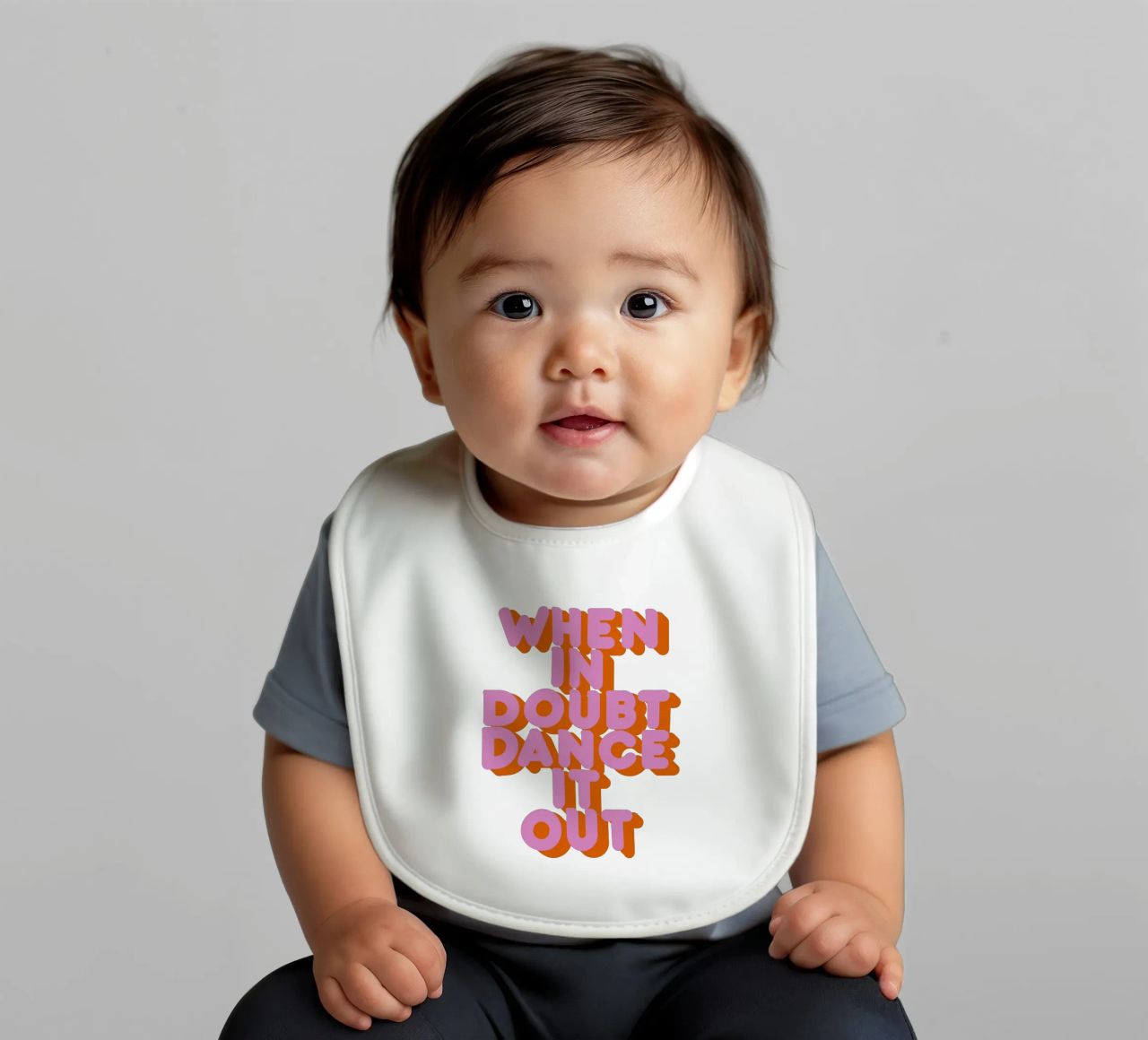 When in Doubt Dance It Out Fun Retro Typography bavaglino da showmemars
