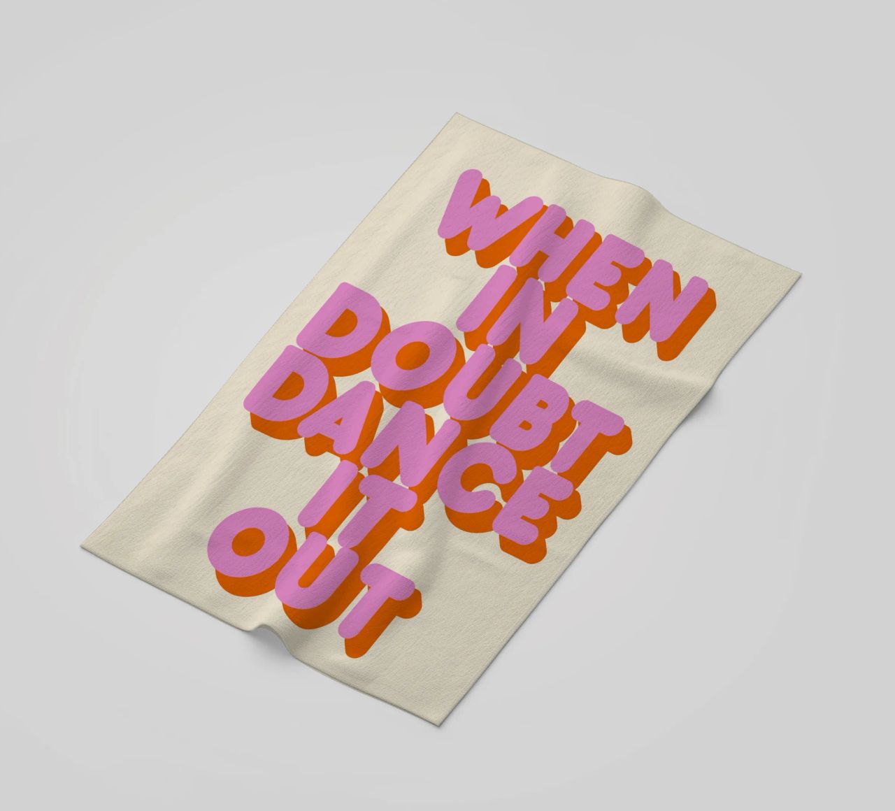 When in Doubt Dance It Out Fun Retro Typography telo mare da showmemars