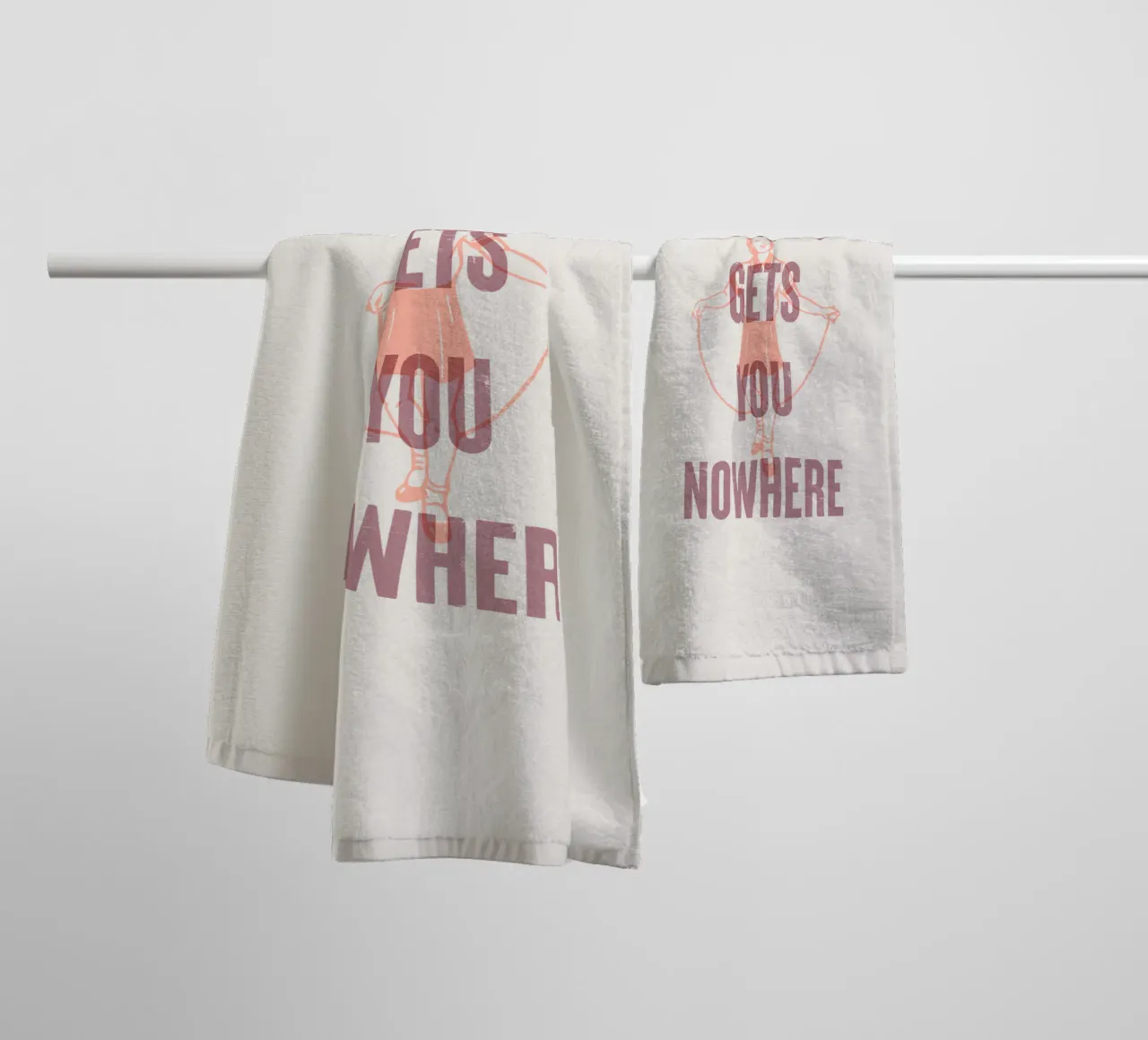 La normalità non porta da nessuna parte asciugamano da bagno da Vintagrafica