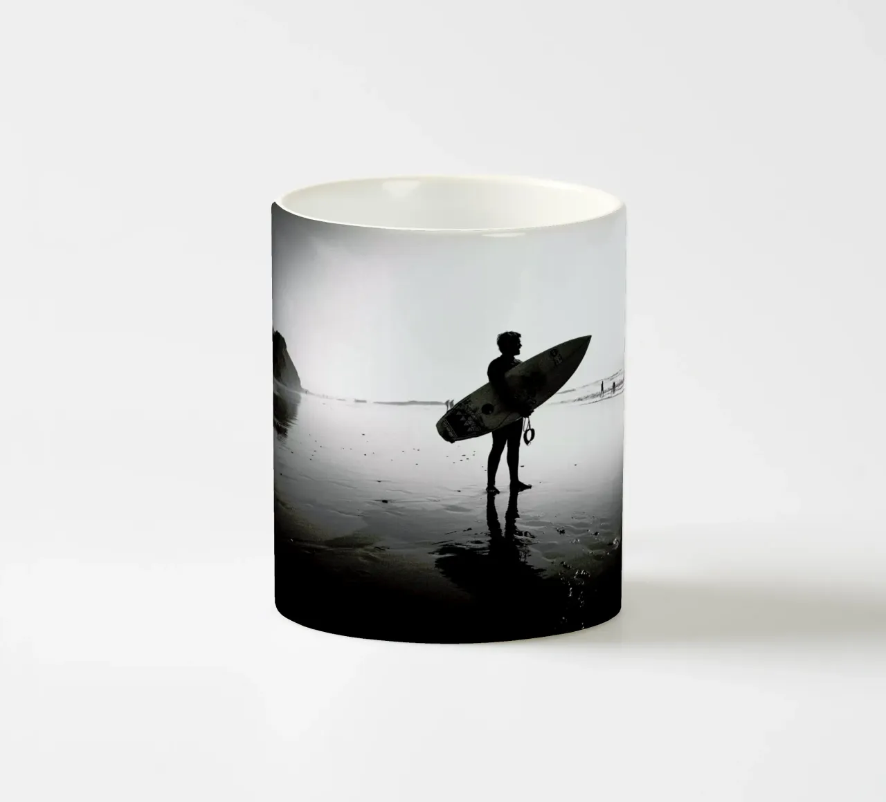 Off for a Surf I tazza in ceramica da Philipp Reinhard