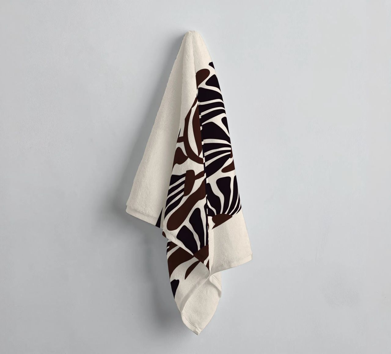 Minimal Flower Print | Black & Brown Elegant Design asciugamano da bagno da PrintCessStudio