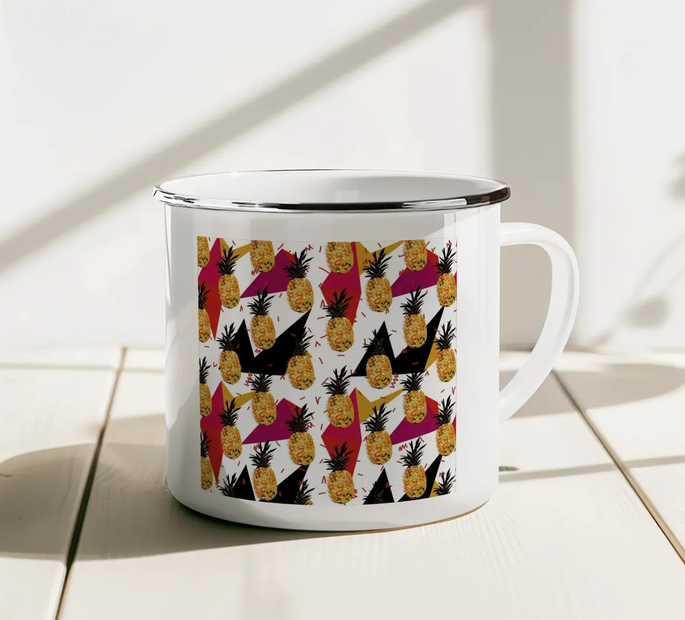 Pineapple Jam emaille mok van Mariery Young