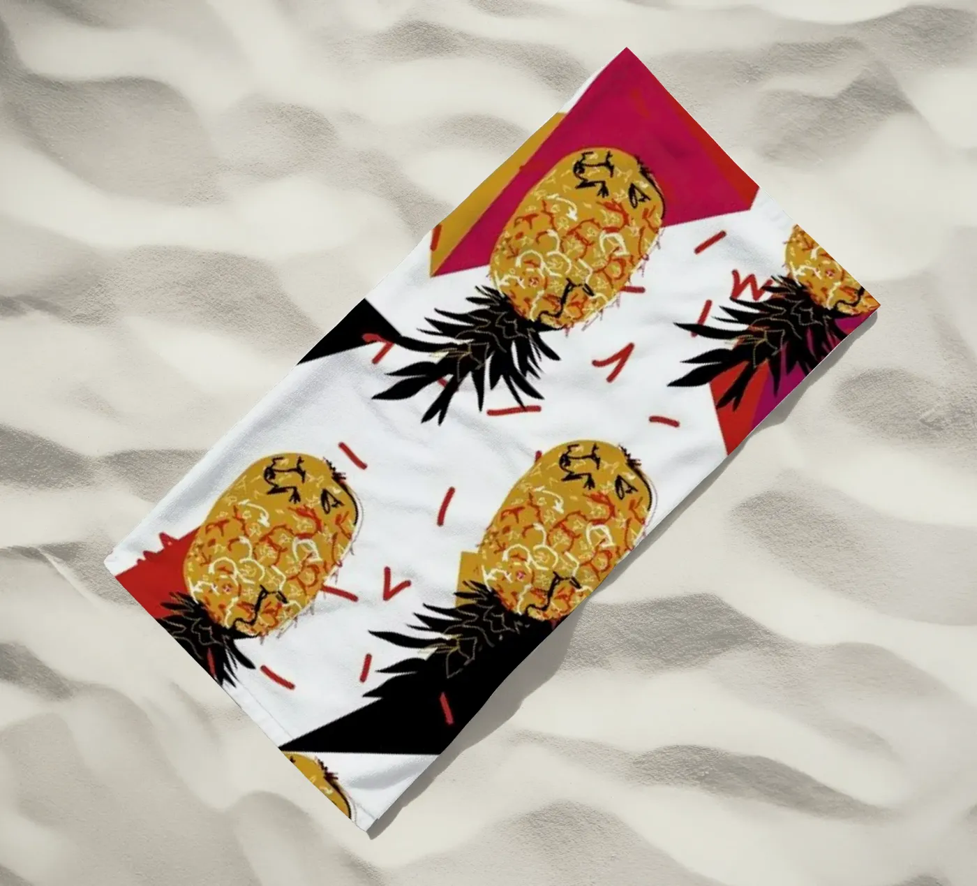 Pineapple Jam Strandtuch von Mariery Young