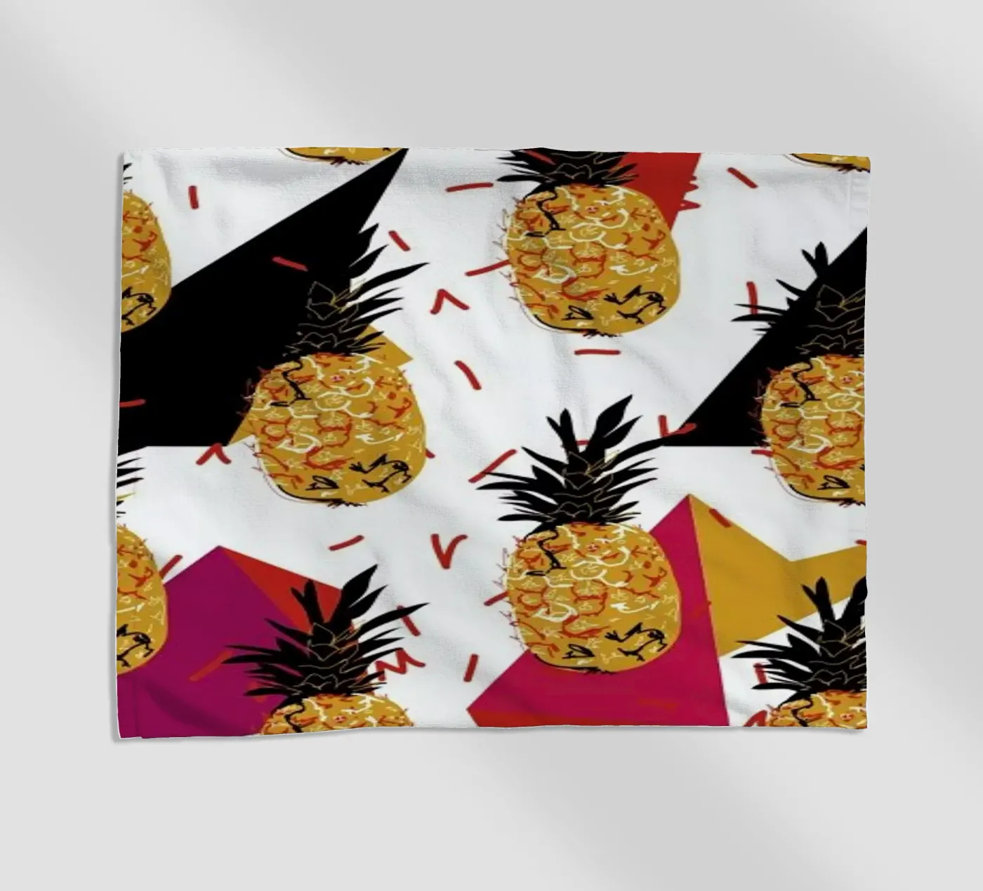 Pineapple Jam Strandtuch von Mariery Young