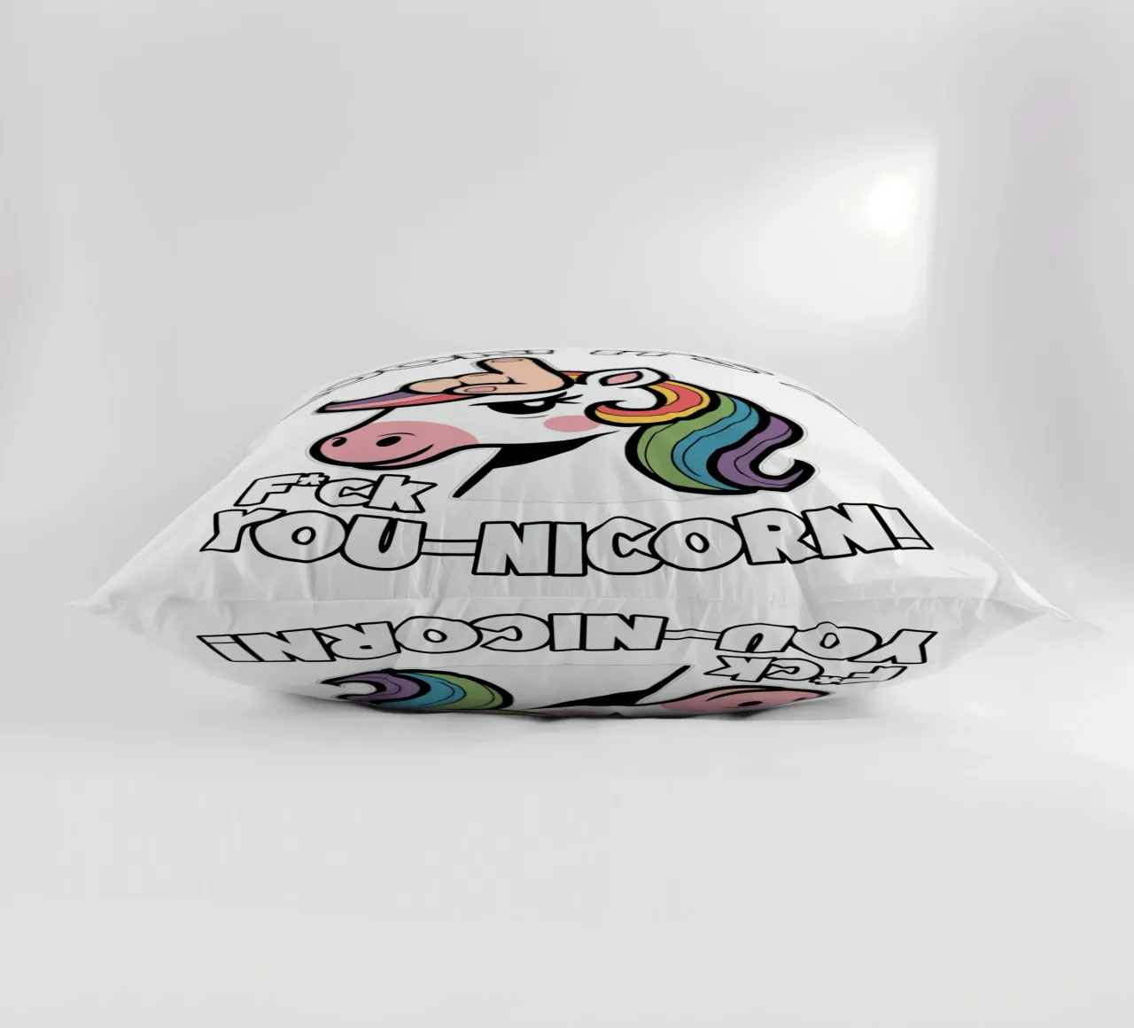 Look! it's a f*ck you-unicorn! cuscino da edsonramosart