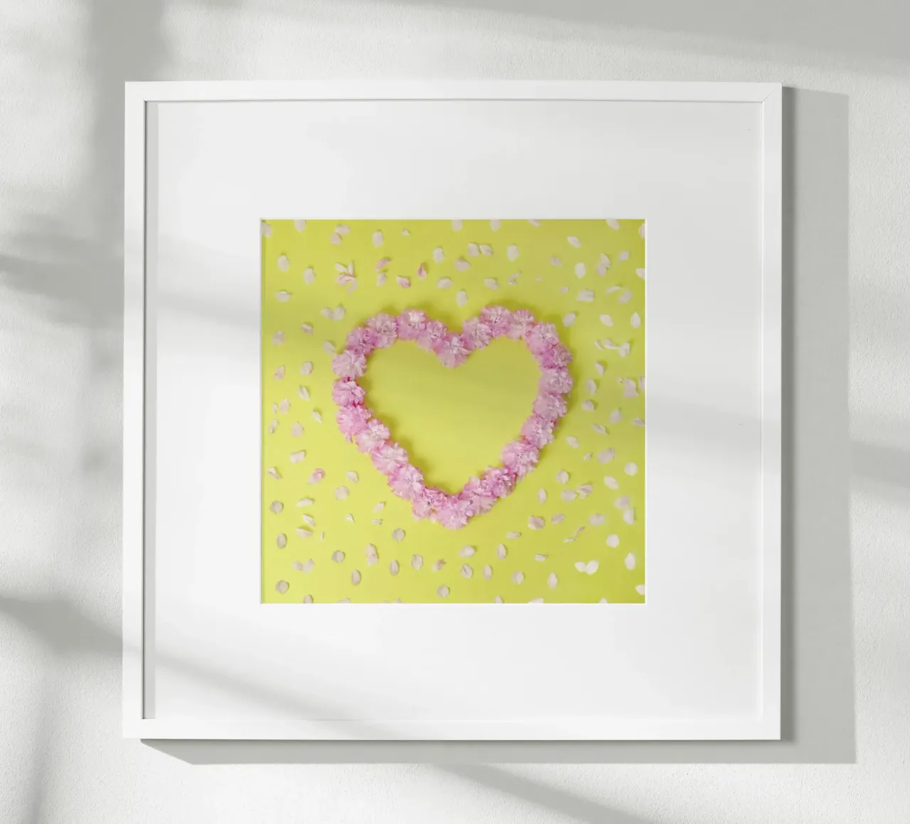 Cherry Blossom Heart poster con telaio in legno da Juj Winn