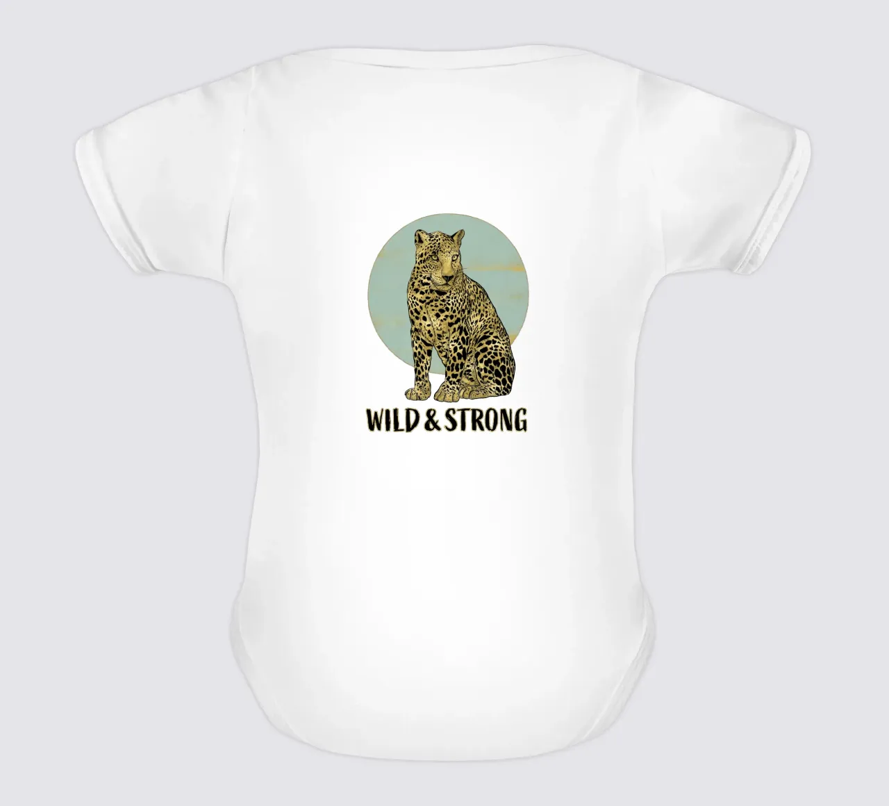 Wild and strong. Majestätisch sitzender Leopard mit Typo. Kurzarm Babybody von CalliLetters
