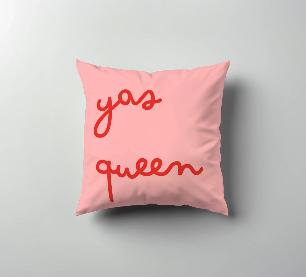 Yas Queen | Bold & Empowering Statement Print cuscino da PrintCessStudio