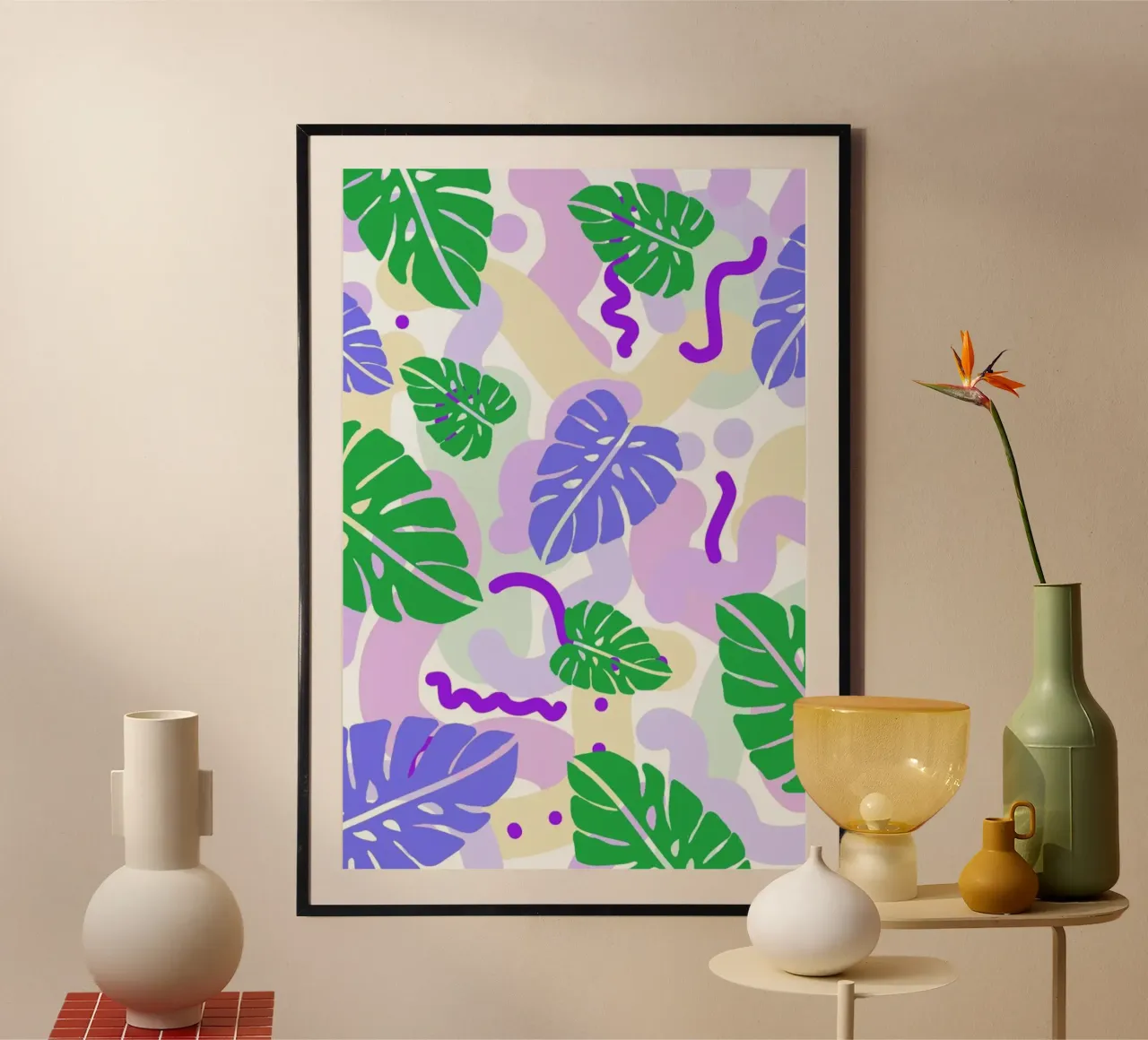 Monstera Pastel poster con telaio in alluminio da Vasare Nar