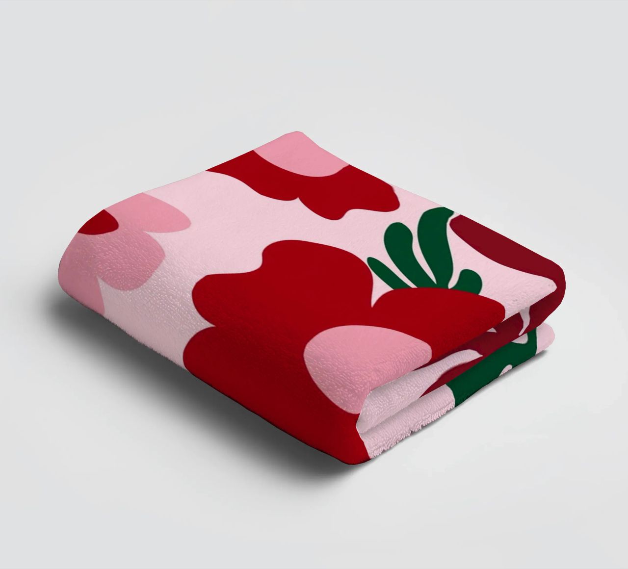Fleurs abstraites groovy, fleurs rouges colorées serviette de bain de pdigitalprints