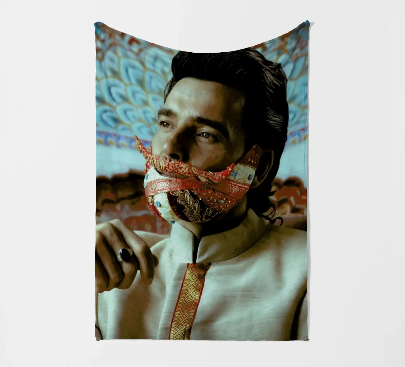 Postiche 1 fleecedeken van Julian Wolkenstein