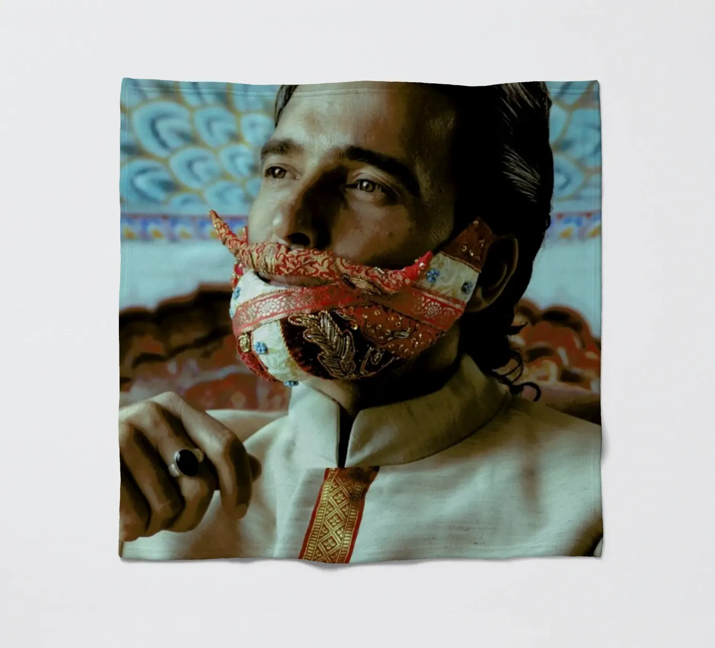 Postiche 1 fleecedeken van Julian Wolkenstein