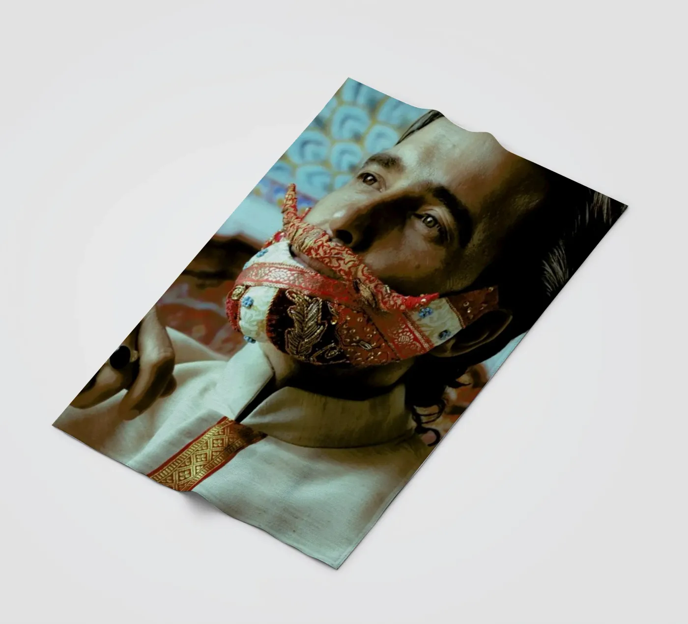 Postiche 1 fleecedeken van Julian Wolkenstein