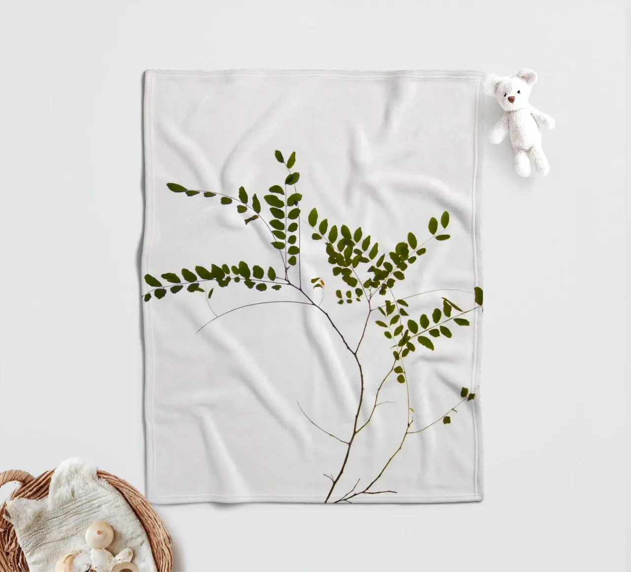 Tree delicate branch coperta in pile da Teresa André