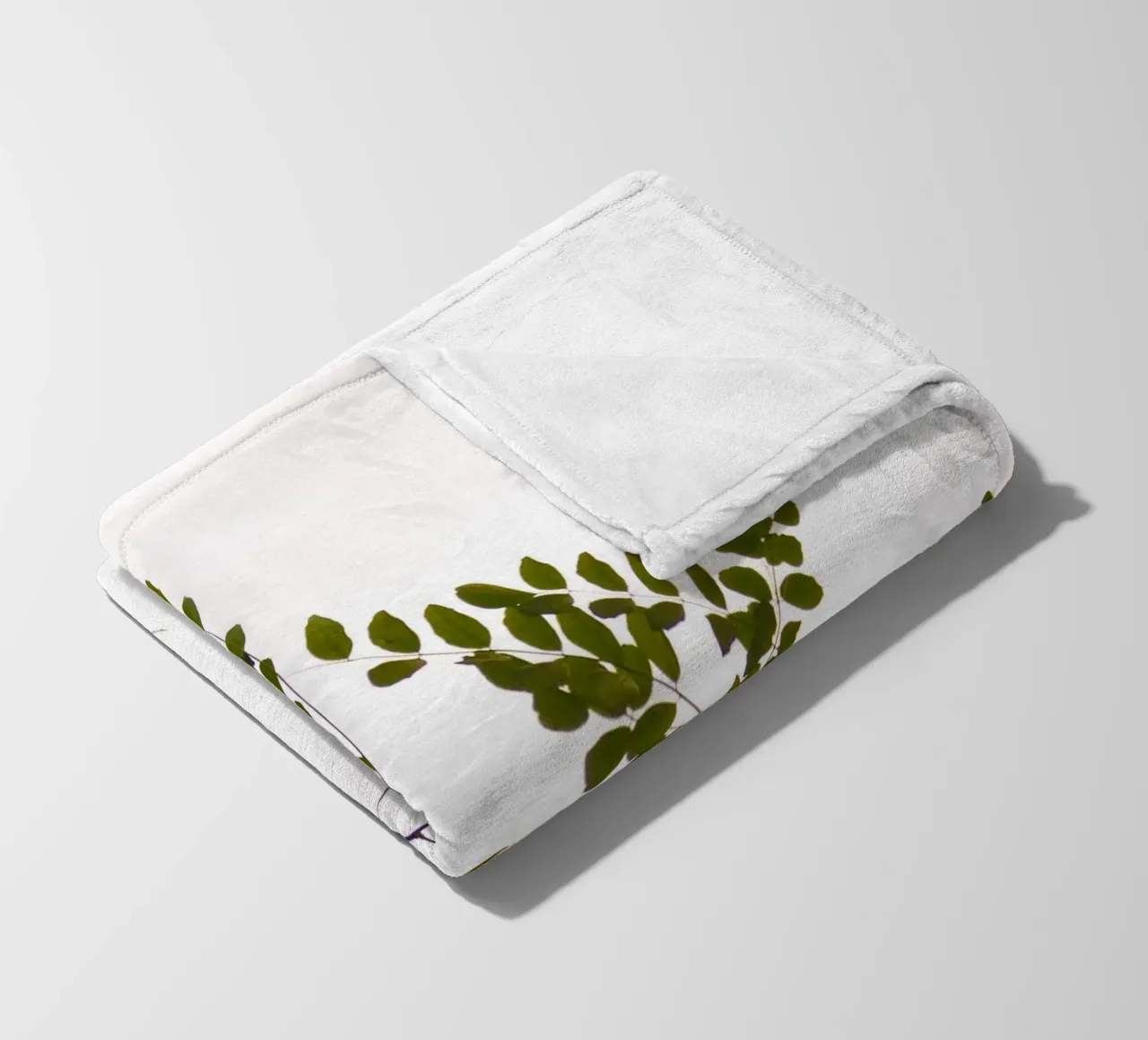 Tree delicate branch coperta in pile da Teresa André