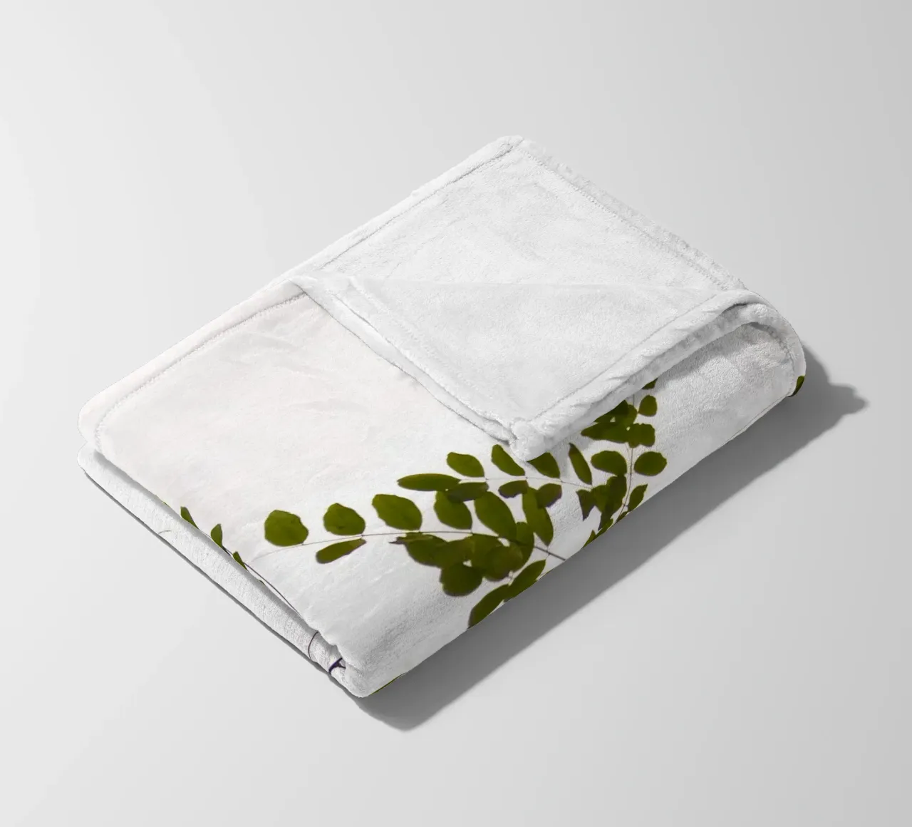 Tree delicate branch coperta in pile da Teresa André