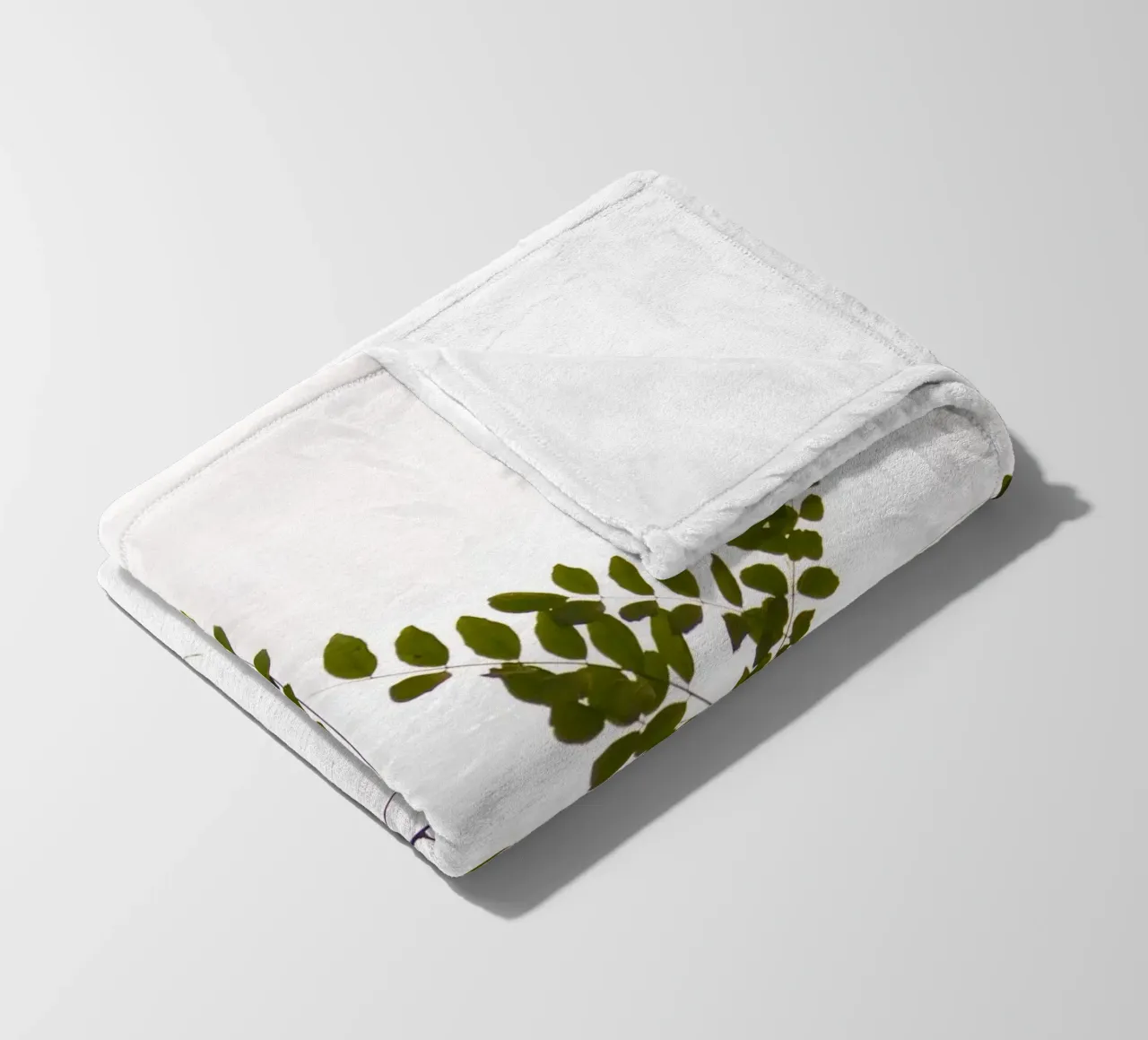 Tree delicate branch coperta in pile da Teresa André