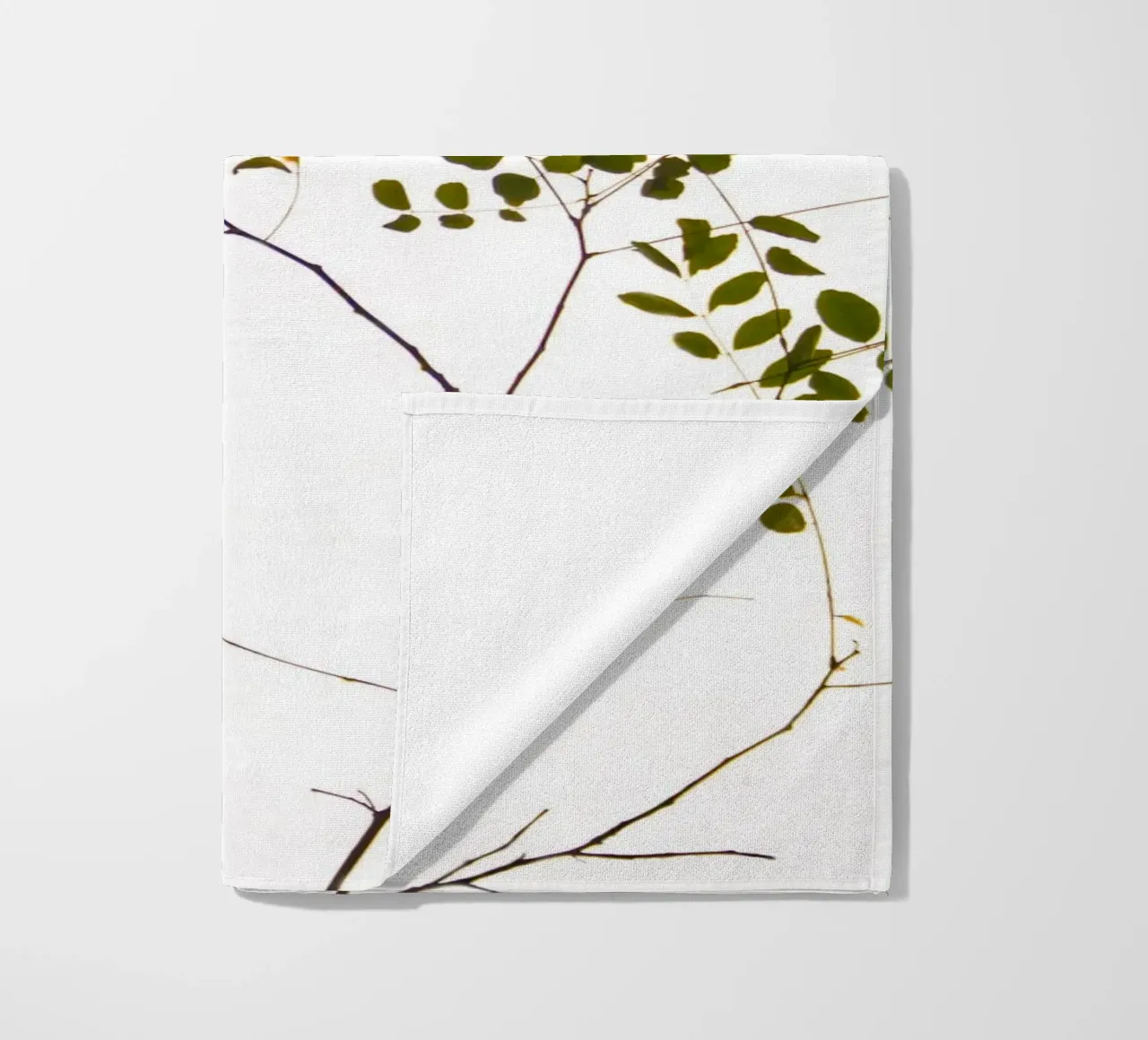 Tree delicate branch telo mare da Teresa André