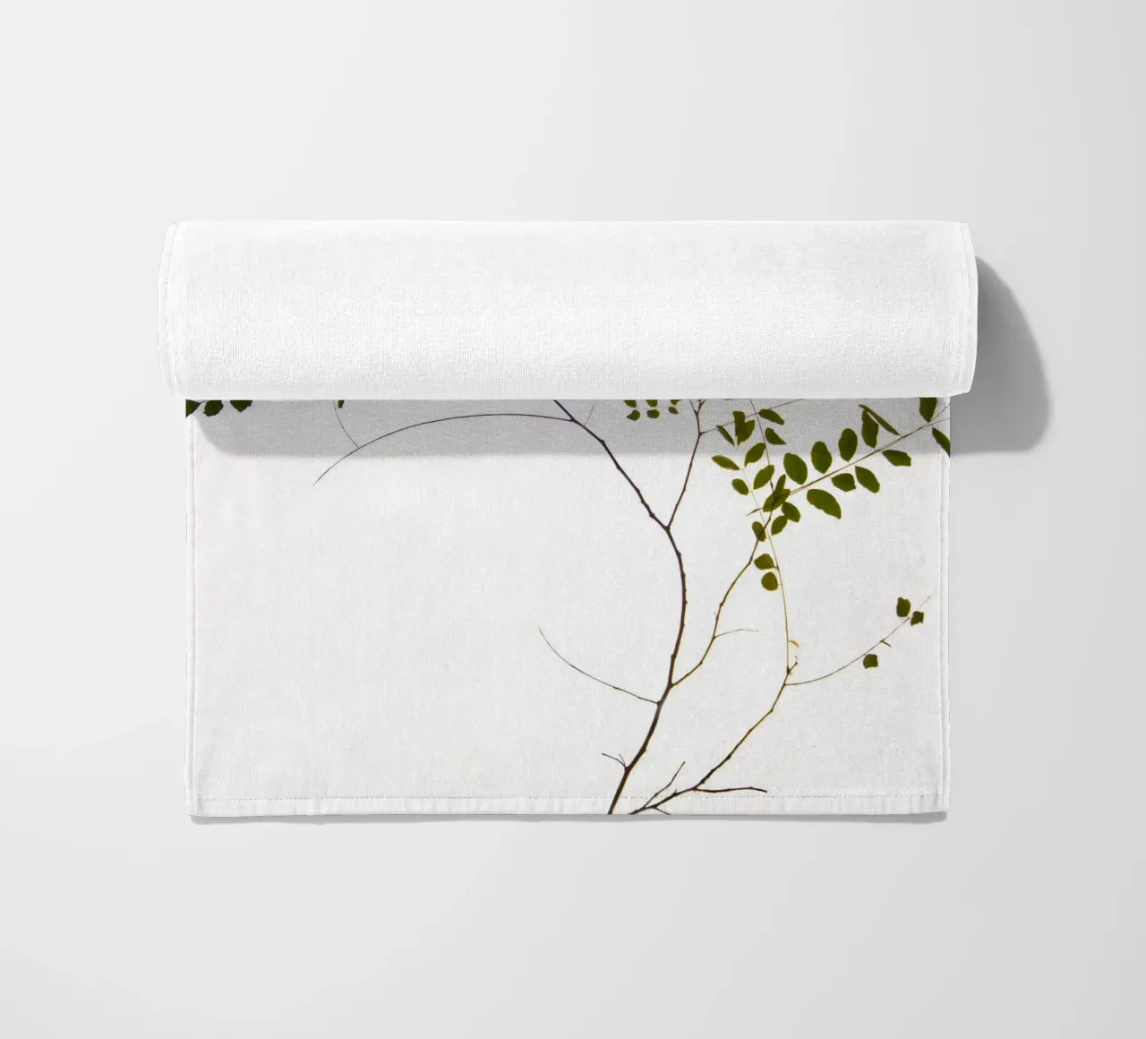 Tree delicate branch telo mare da Teresa André