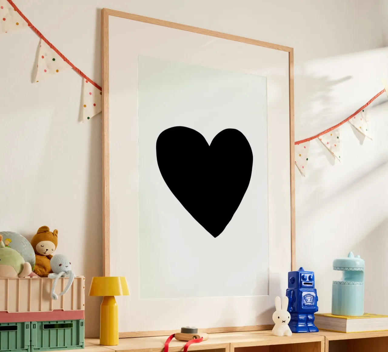 Big Heart poster con telaio in legno da Leah Flores