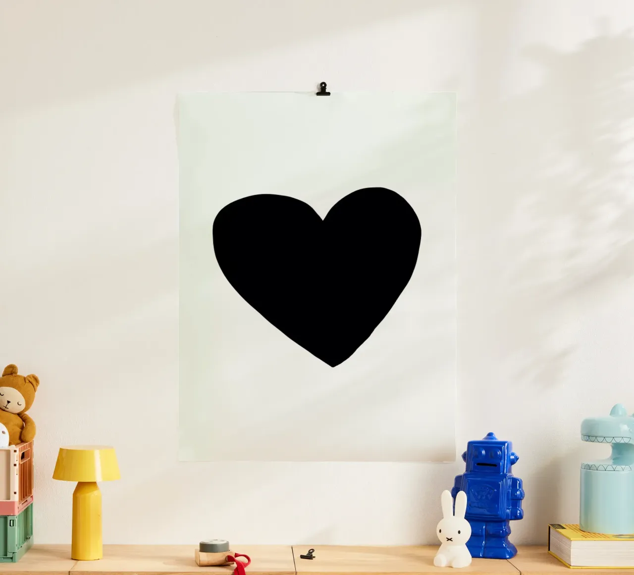Big Heart poster con telaio in legno da Leah Flores